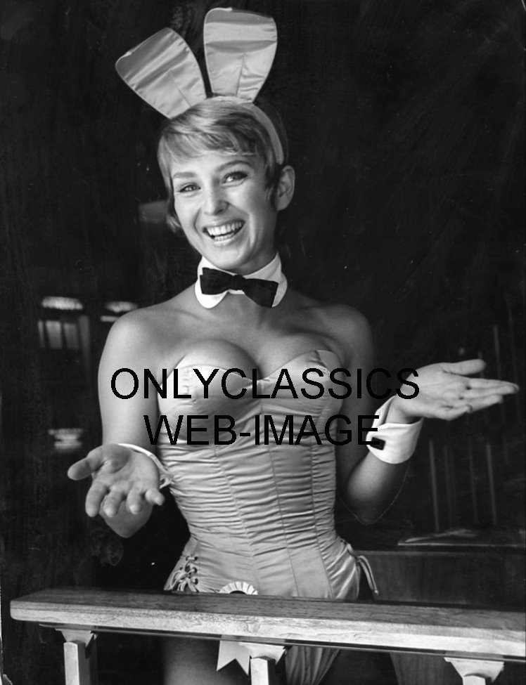 1970 CUTE SEXY HOT PLAYBOY BUNNY IN TIGHT COSTUME OUTFIT PHOTO PIN UP